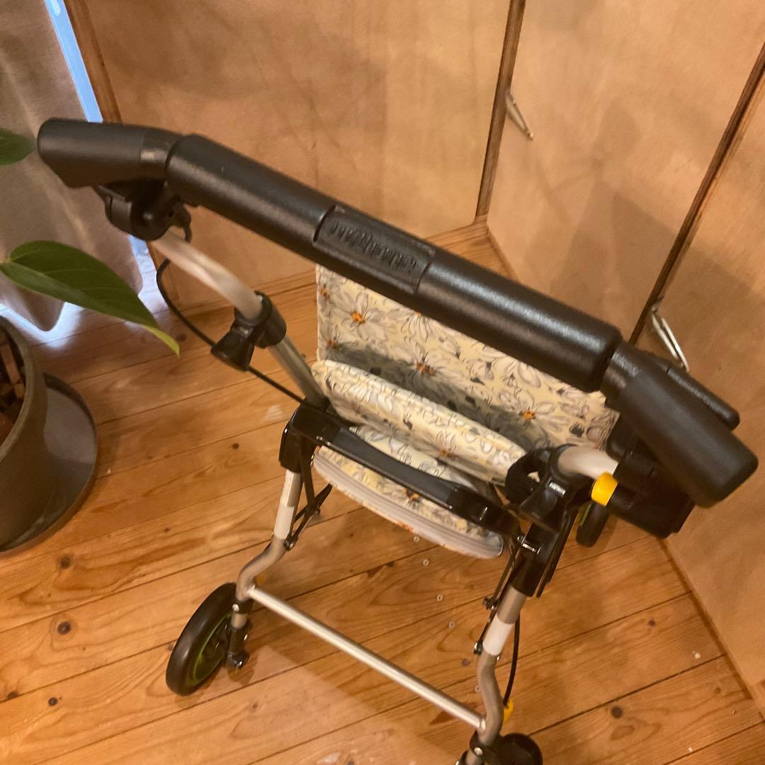 ウィズワン ライトステップ タイニーW ヌーボー シルバーカー 押し車 イス付