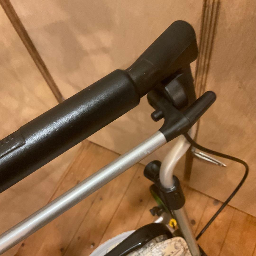 ウィズワン ライトステップ タイニーW ヌーボー シルバーカー 押し車 イス付