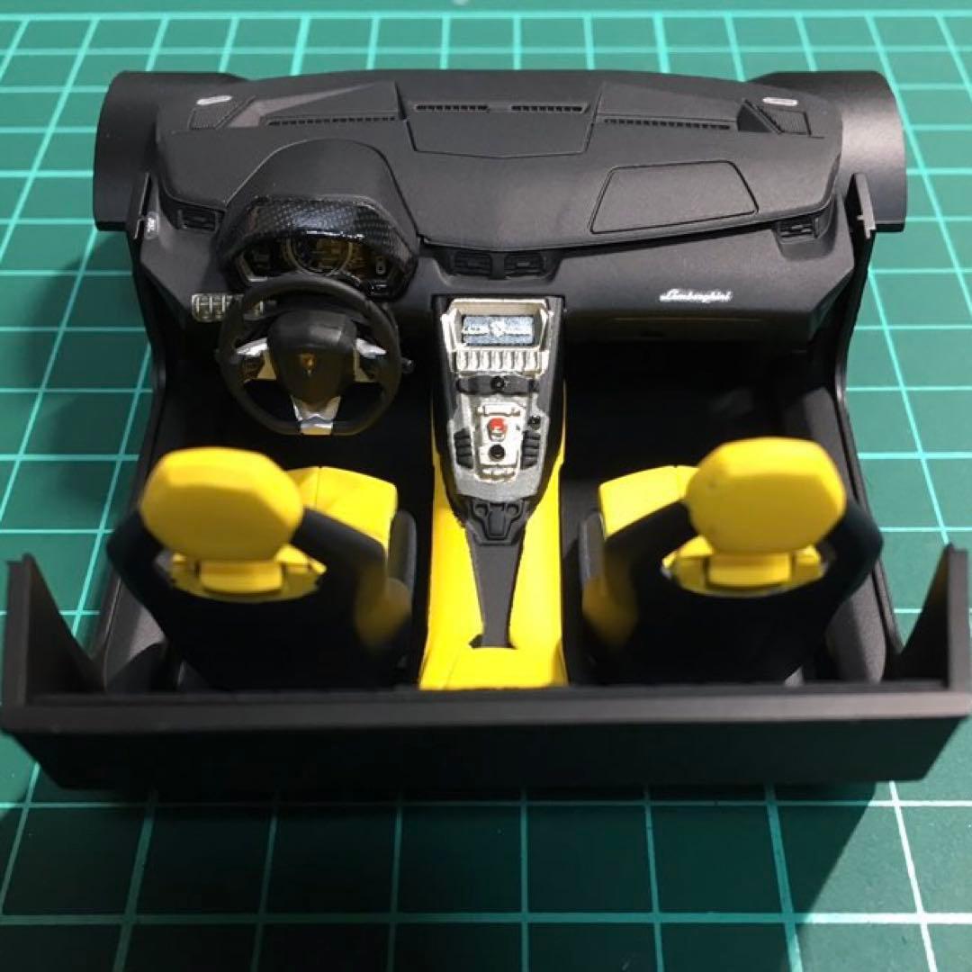 アオシマ 1/24 ランボルギーニ アヴェンタドール アニヴェルサリオ 完成品