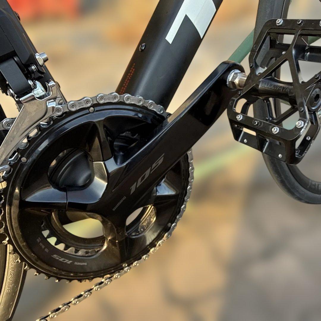 《美品》TREK Madone SL5 Gen8 105Di2 サイズM