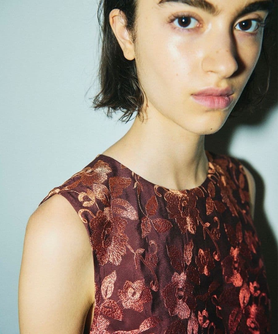 グレースコンチネンタル グラデプリント刺繍ワンピース