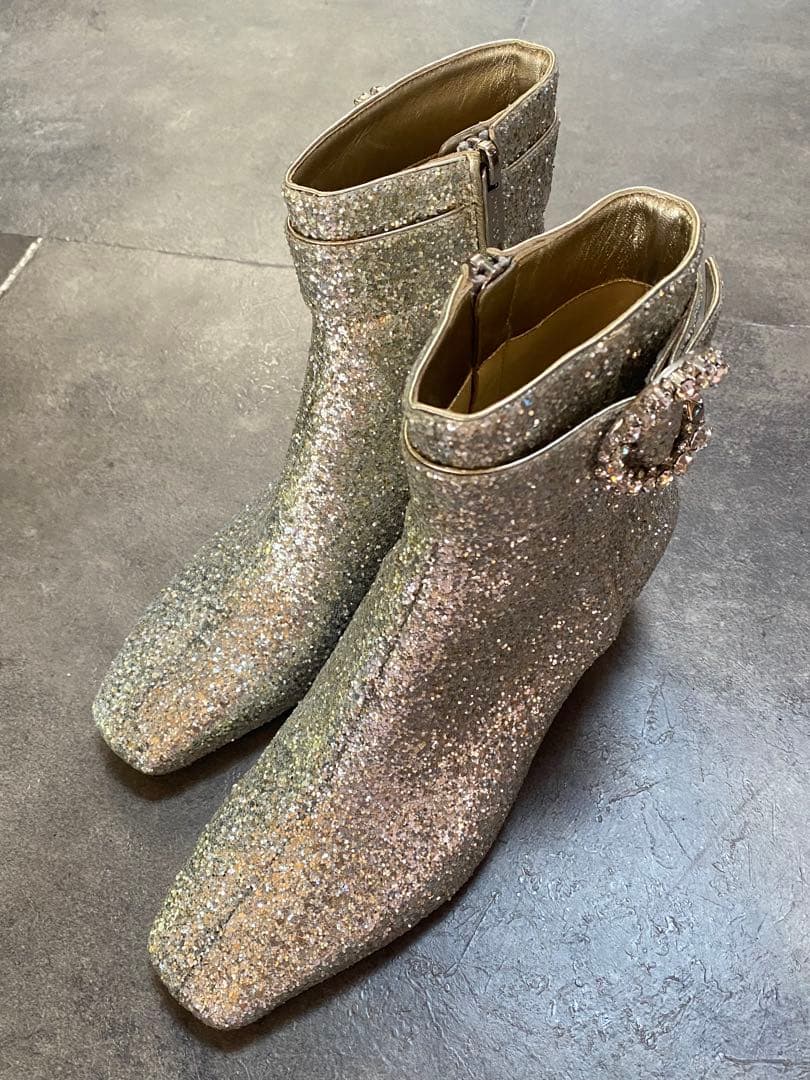 ジミーチュウ グリッターシルバー アンクルブーツ