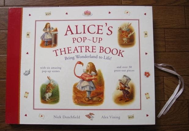 Alices Pop-up Theatre Book　不思議の国のアリス
