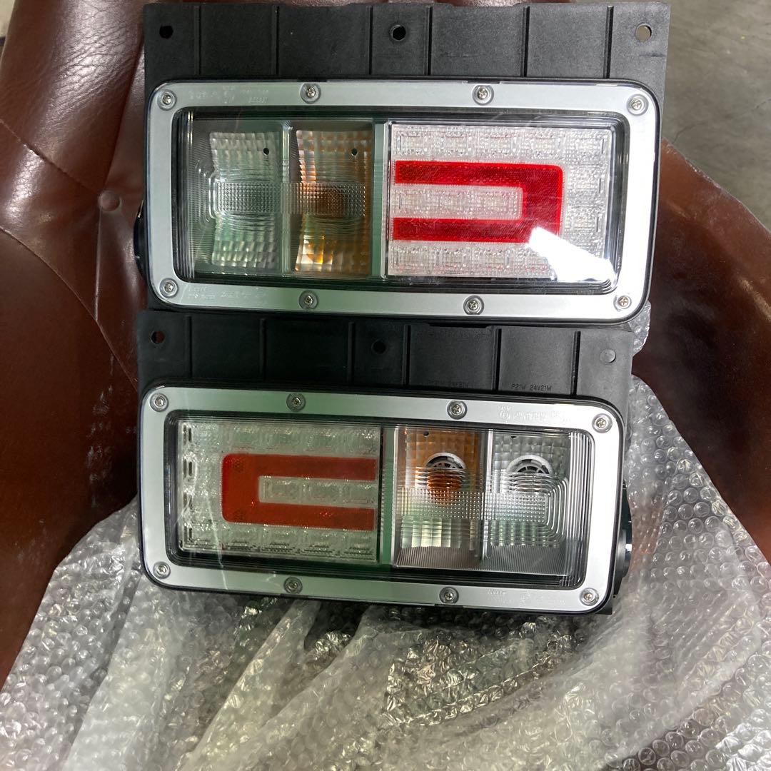 小糸製　テールランプ　新車はずし