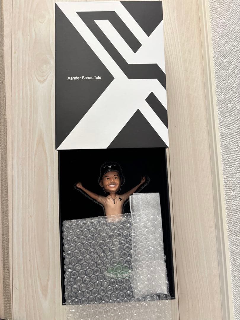 優勝記念　デサント　ボブル人形　未開封　サンダーシャウフェレ