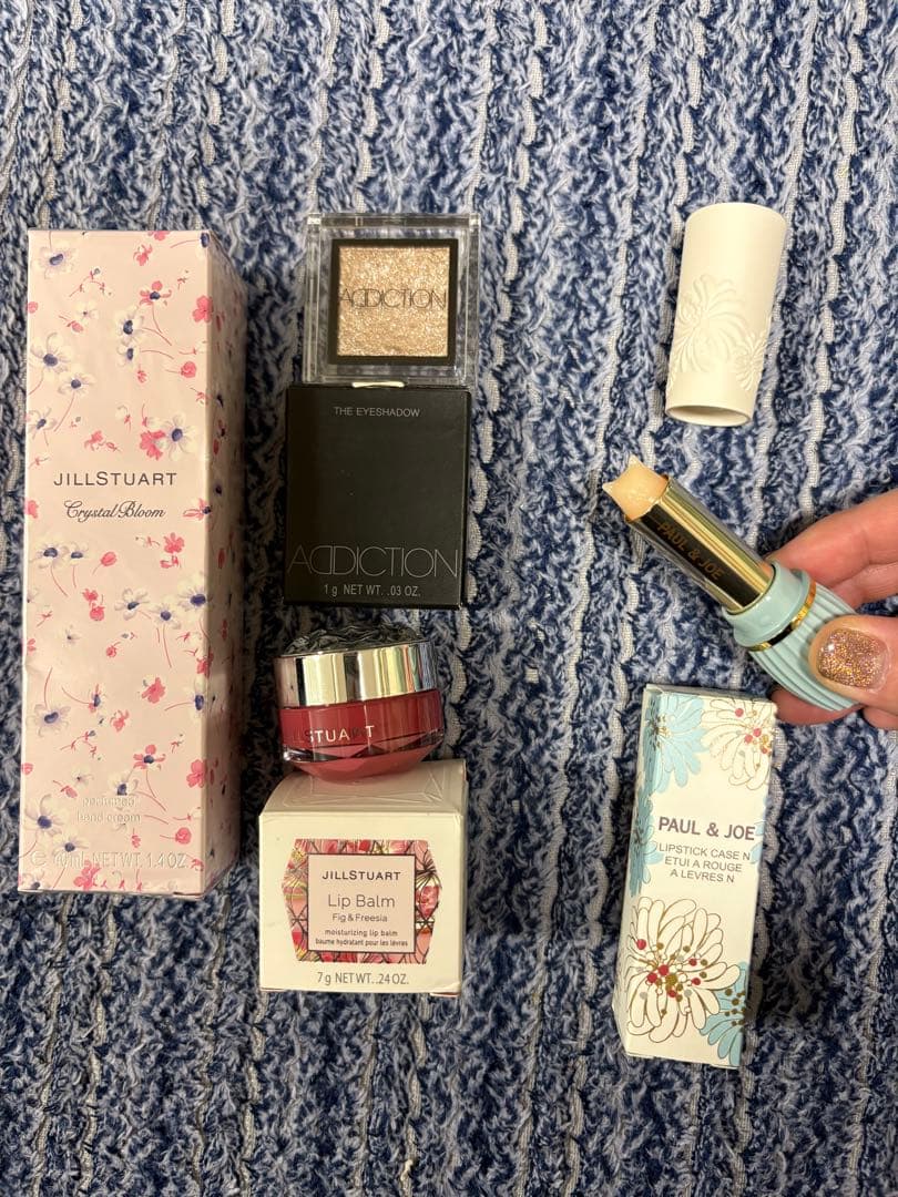 【新品未使用】ハンドクリーム リップクリーム アイシャドウ 4点セット