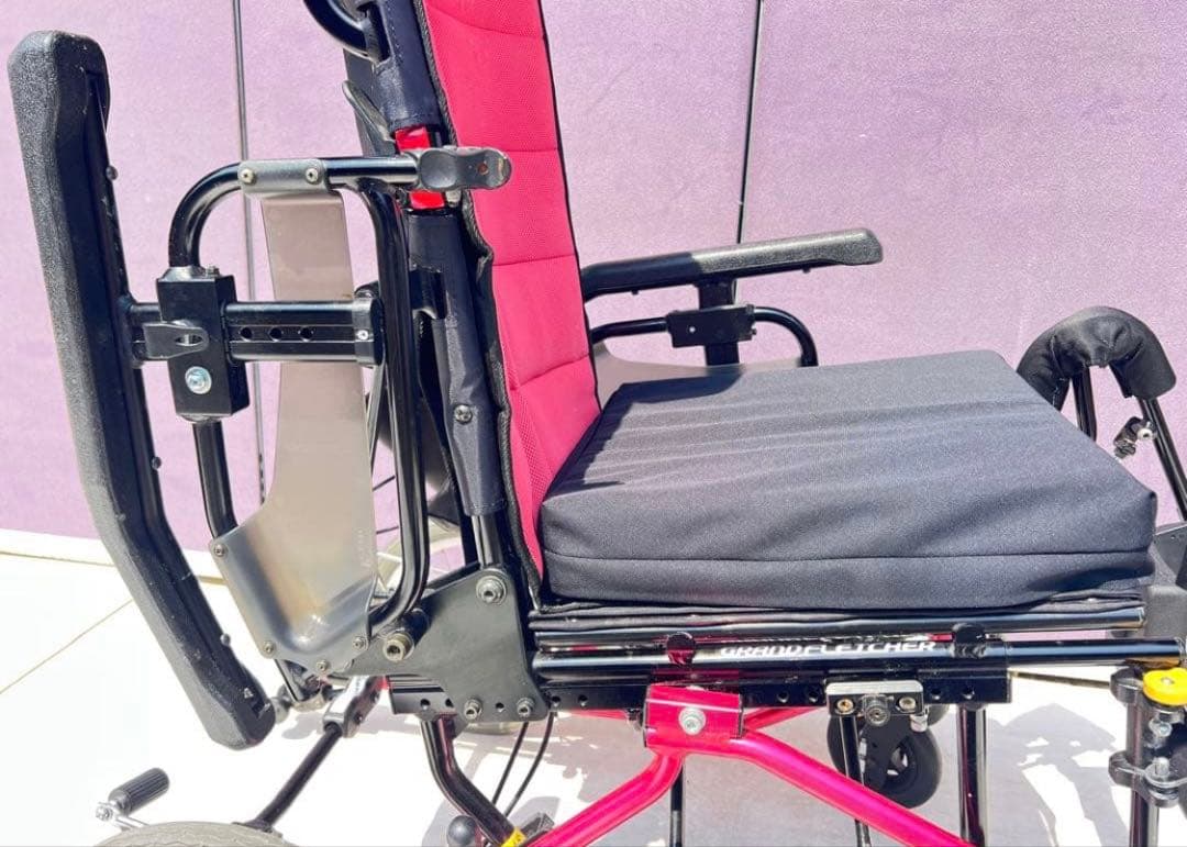 FORCEグランドフレッチャー車 椅子 ピンク 折りたたみ式介助用車椅子