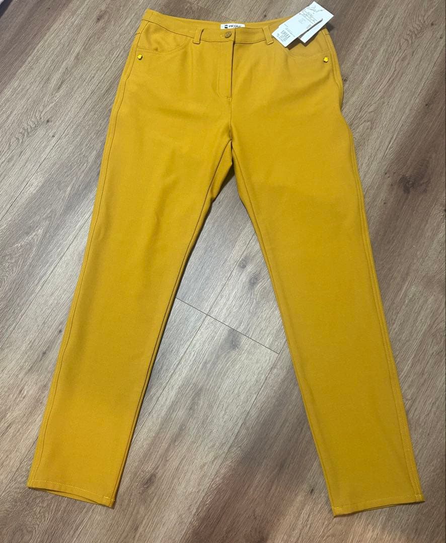 ピッコーネ　レディースパンツ　40サイズ