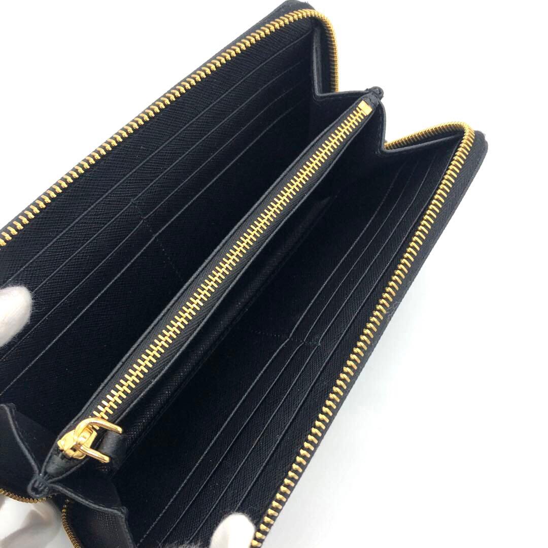 未使用✨プラダ ラウンドファスナー レザー　長財布 トライアングルロゴ ブラック