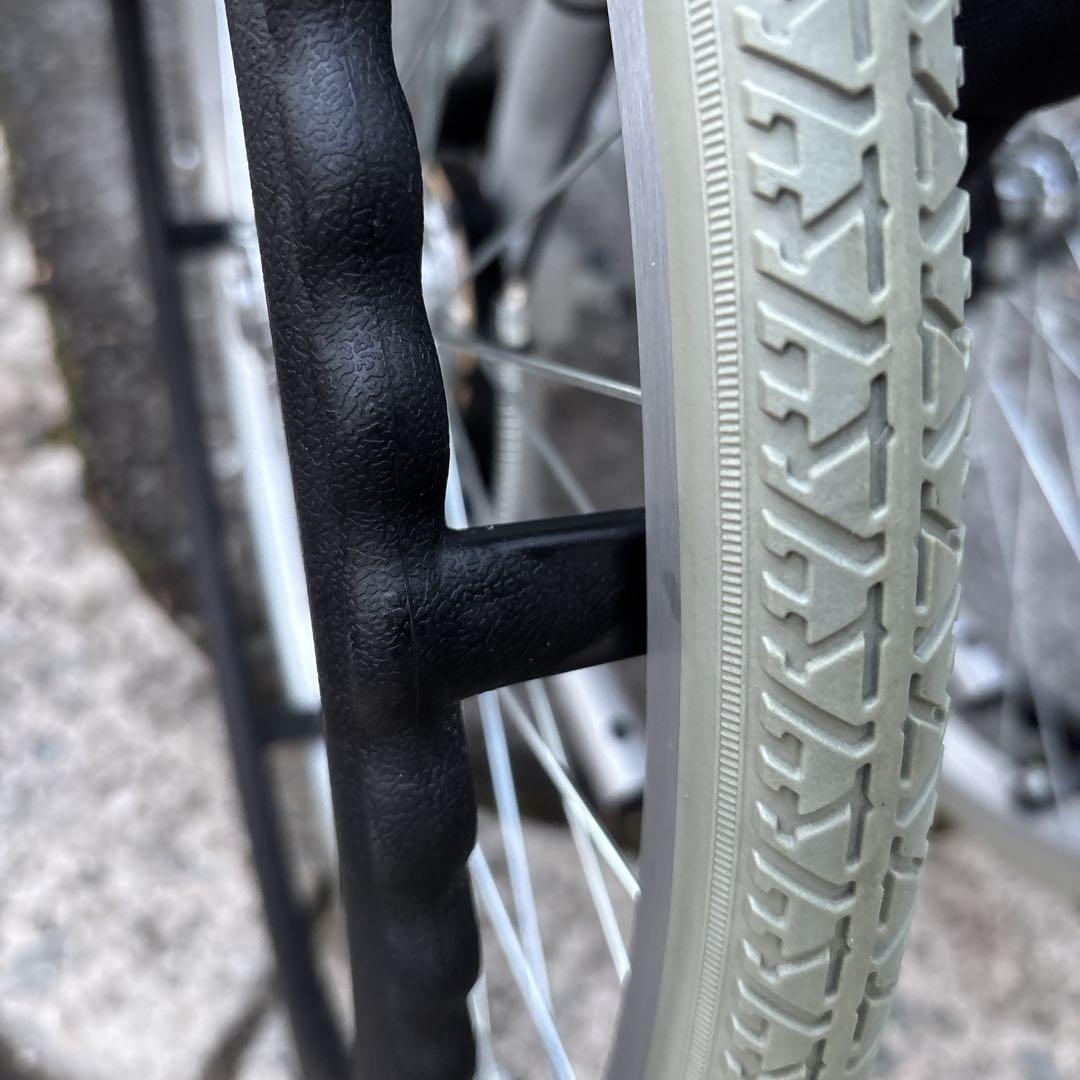 （極美品）　ケアテックジャパン　CA-10SU　自走式車いす　ノーパンクタイヤ