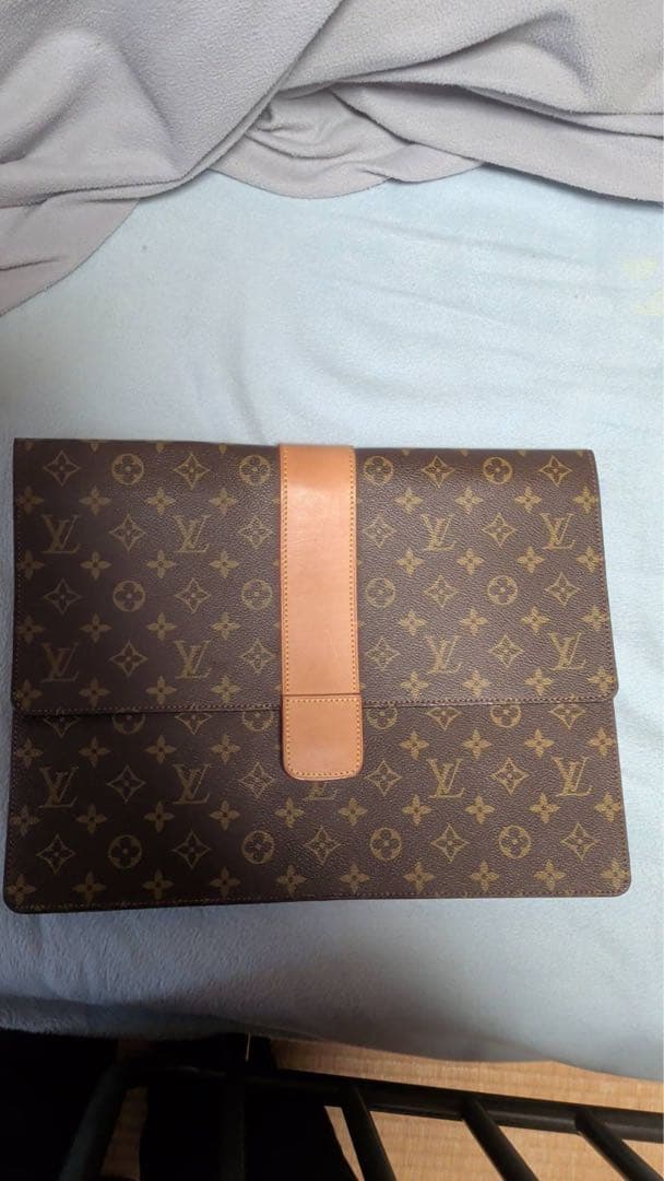 ルイ・ヴィトンビジネスセカンドバッグ