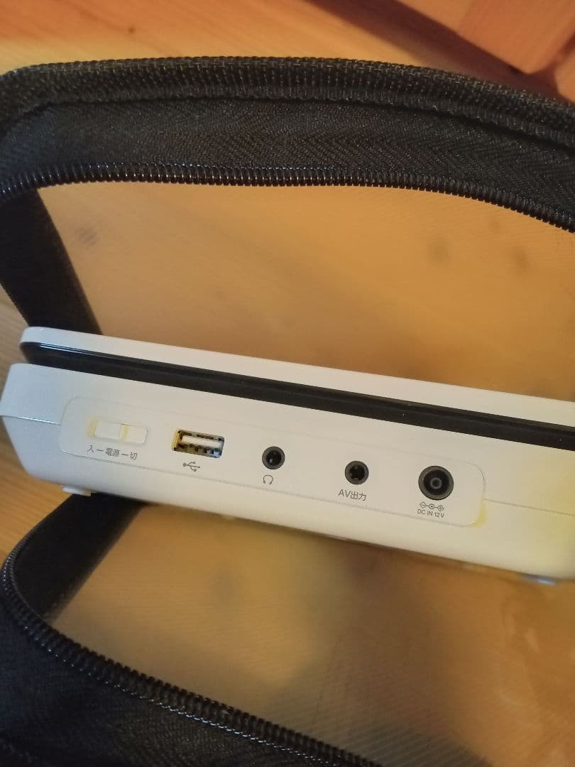 TOSHIBA ポータブルDVDプレーヤー　ＲＥＧＺＡ ケース付き