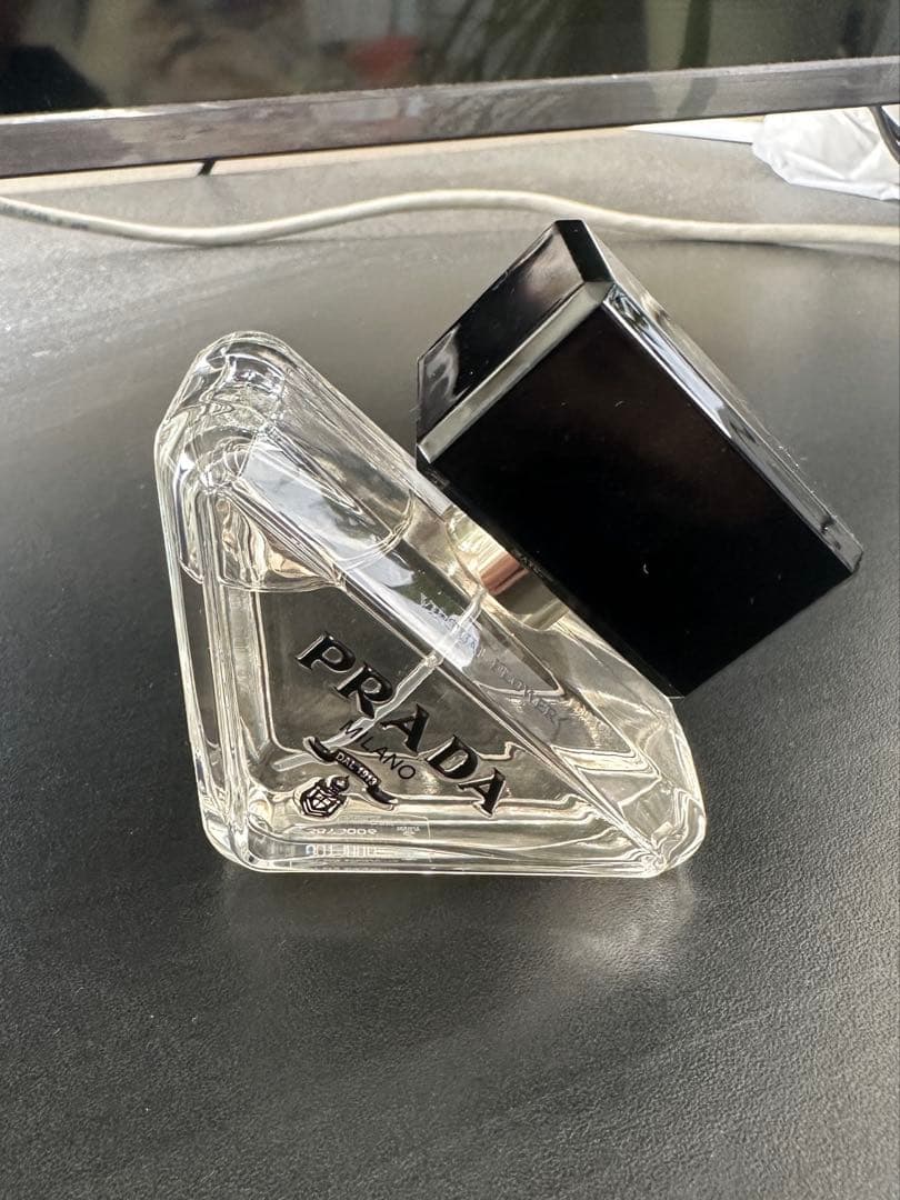 プラダパラドックス　バーチャル フラワー オーデパルファム