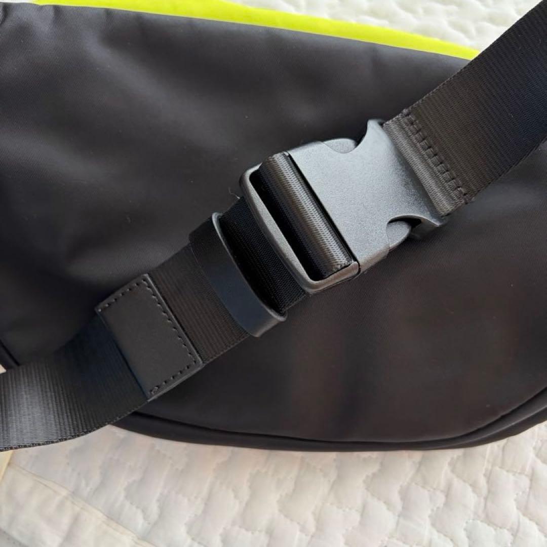 MARNI マルニ ボディバッグ ウエストバッグ　明日朝発送　土曜日迄の出品です