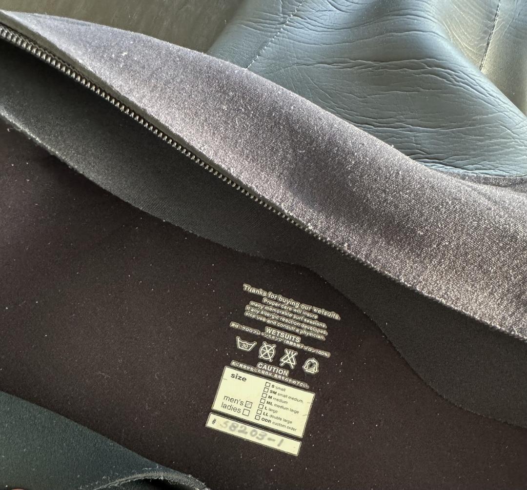 Quiksilver ブラック フルスーツ　フルジャージ