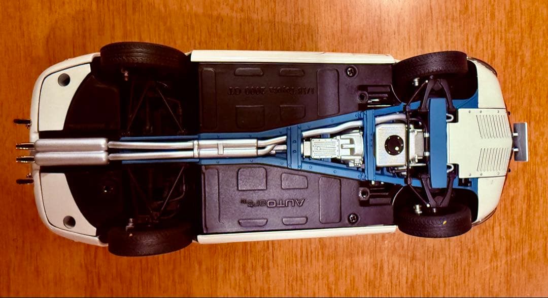 AUTOart製 トヨタ2000GT 1/18