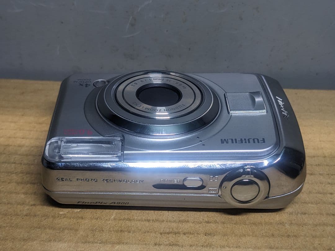 FUJIFILM FinePix A900 デジカメ 単三電池　動作品