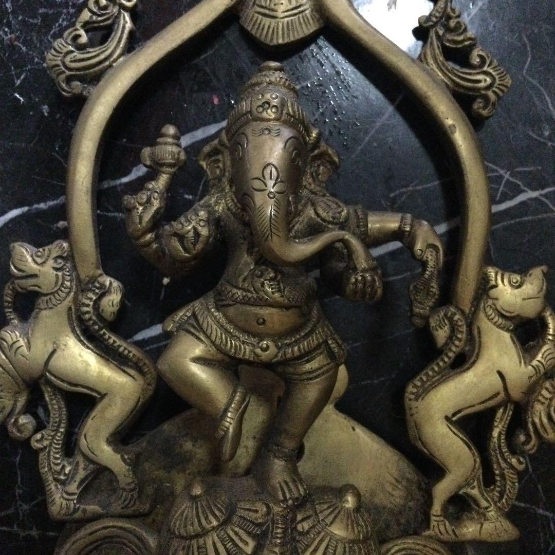 ダンシング ガネーシャ の ディーパム可能な壁掛 クジャクにライオン象と縁起物